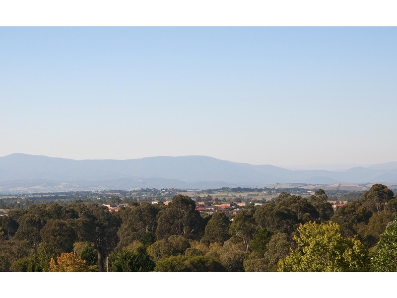 53 Rolling Hills Road, Chirnside Park VIC 3116