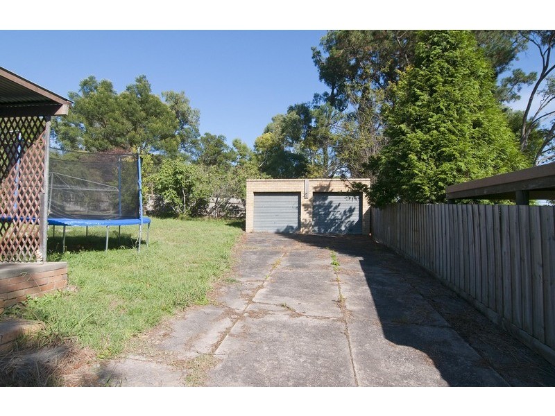 13 Holmes Road, Mooroolbark VIC 3138