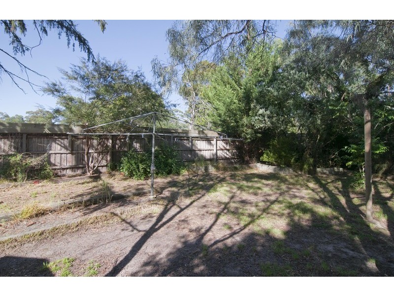 13 Holmes Road, Mooroolbark VIC 3138