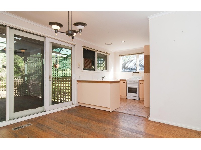 13 Holmes Road, Mooroolbark VIC 3138