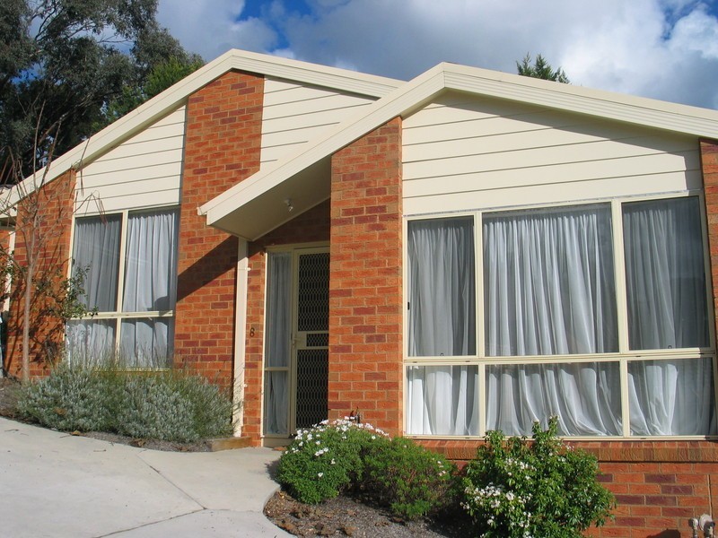 8/8-10 Wyuna Walk, Mooroolbark VIC 3138