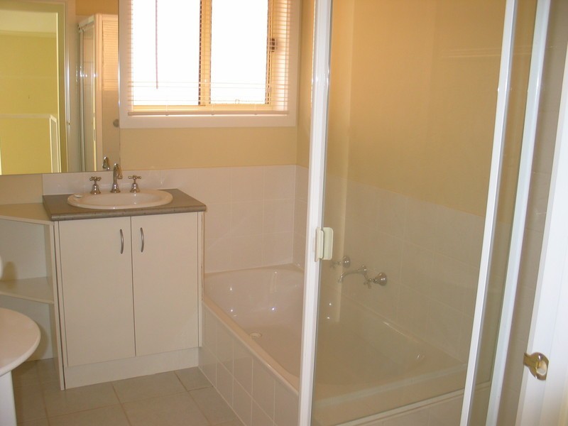 8/8-10 Wyuna Walk, Mooroolbark VIC 3138