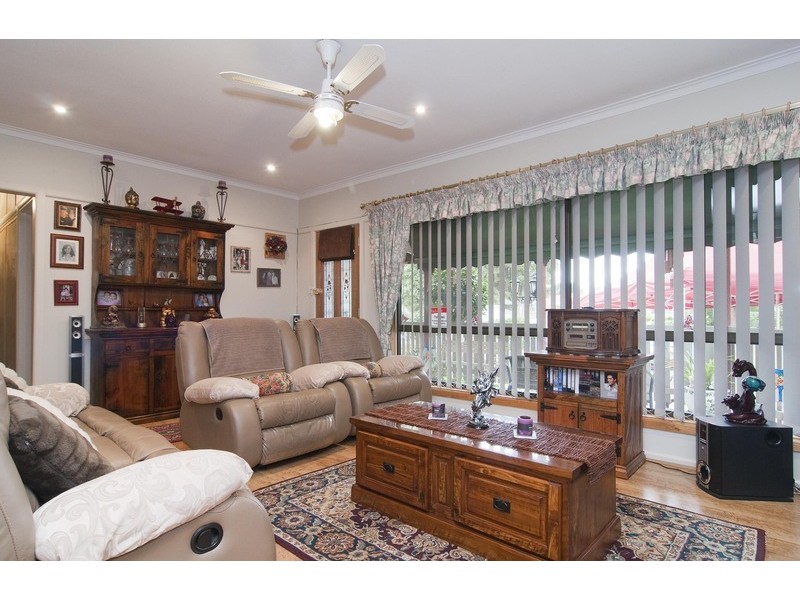 9 Kathy Court, Mooroolbark VIC 3138