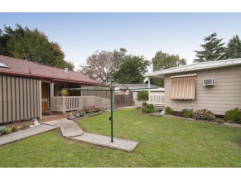 9 Kathy Court, Mooroolbark VIC 3138