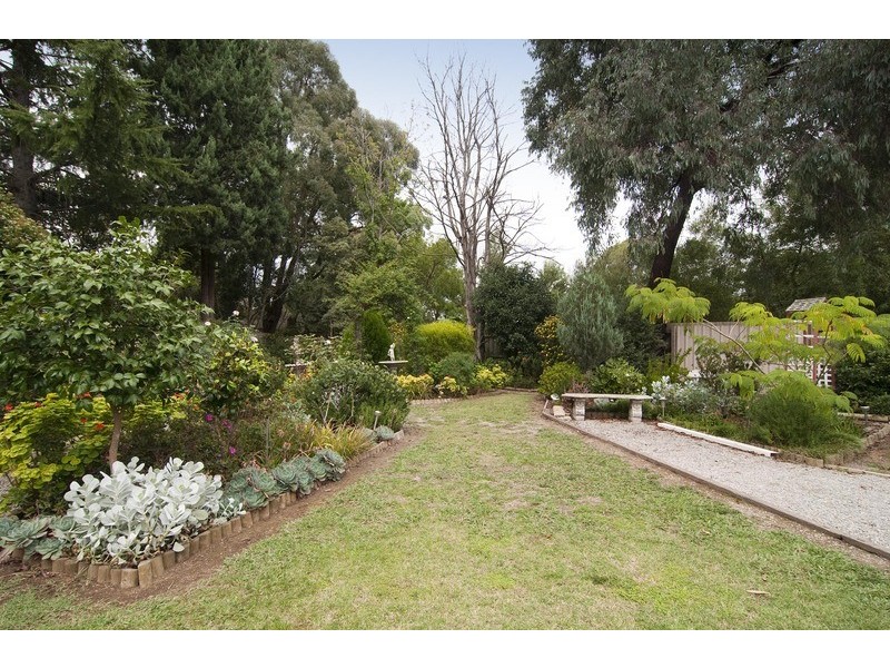 9 Kathy Court, Mooroolbark VIC 3138