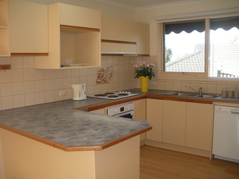 21 Meadowlark Lane, Mooroolbark VIC 3138