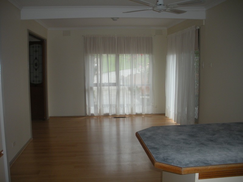 21 Meadowlark Lane, Mooroolbark VIC 3138