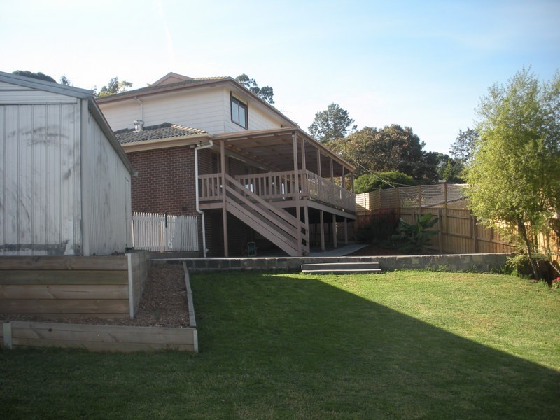 21 Meadowlark Lane, Mooroolbark VIC 3138