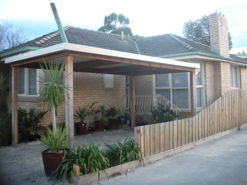 43 Longfellow Avenue, Mooroolbark VIC 3138