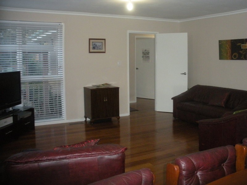 43 Longfellow Avenue, Mooroolbark VIC 3138