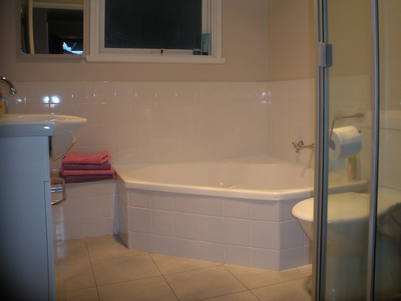 43 Longfellow Avenue, Mooroolbark VIC 3138