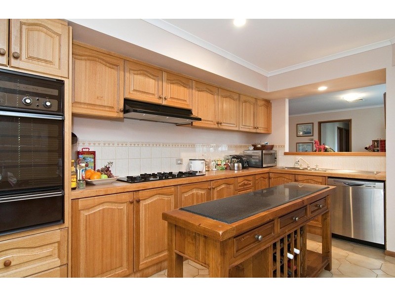 94 Blackburn Road, Mooroolbark VIC 3138