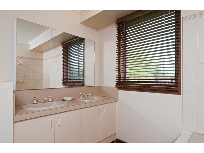 94 Blackburn Road, Mooroolbark VIC 3138