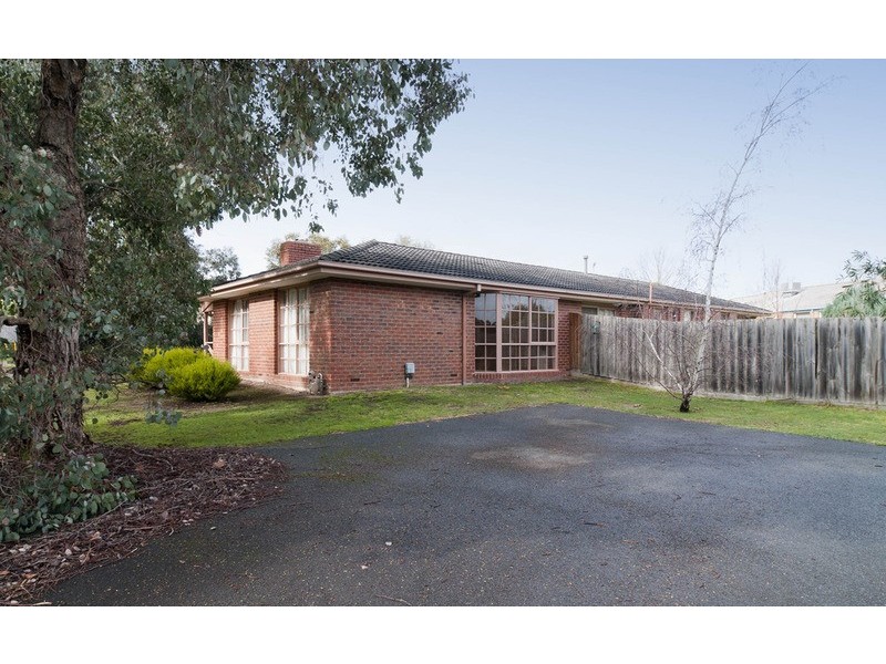 94 Blackburn Road, Mooroolbark VIC 3138