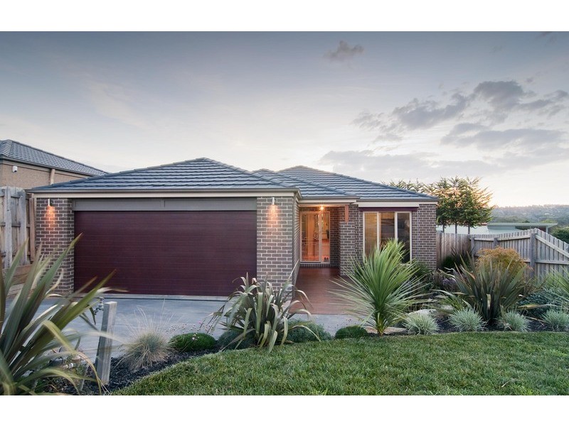 13 Freshfield Avenue, Mooroolbark VIC 3138