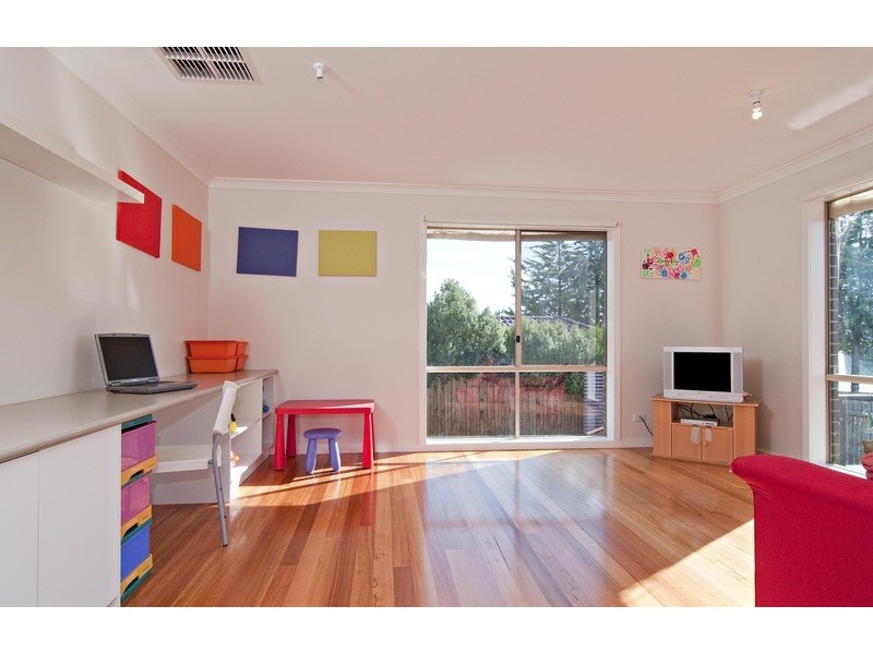 13 Freshfield Avenue, Mooroolbark VIC 3138