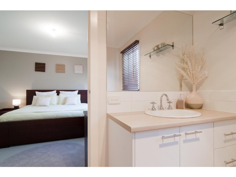 13 Freshfield Avenue, Mooroolbark VIC 3138