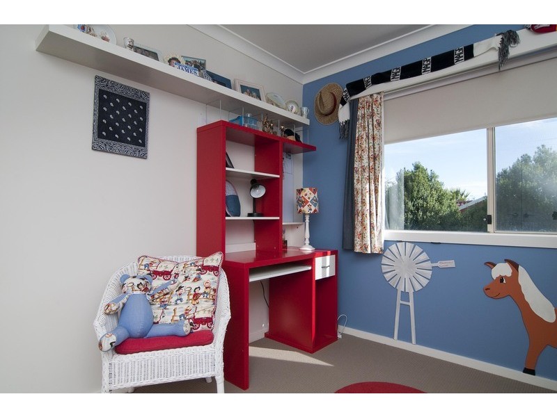 13 Freshfield Avenue, Mooroolbark VIC 3138