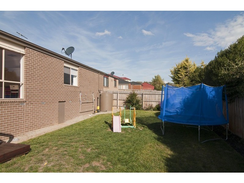 13 Freshfield Avenue, Mooroolbark VIC 3138