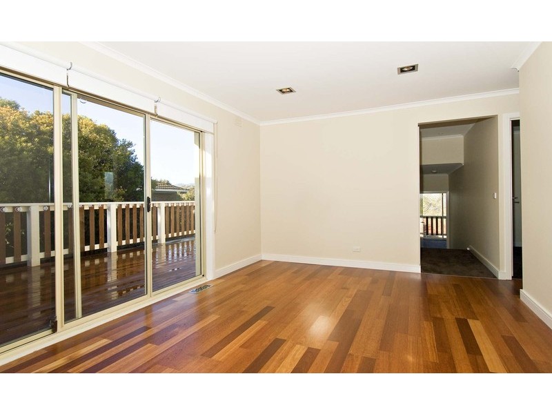 30 Autumn Grove, Mooroolbark VIC 3138