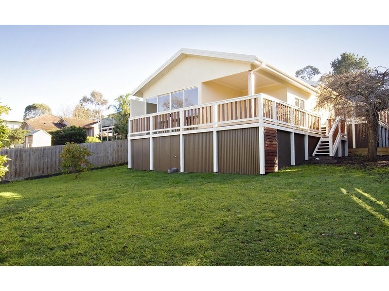 30 Autumn Grove, Mooroolbark VIC 3138