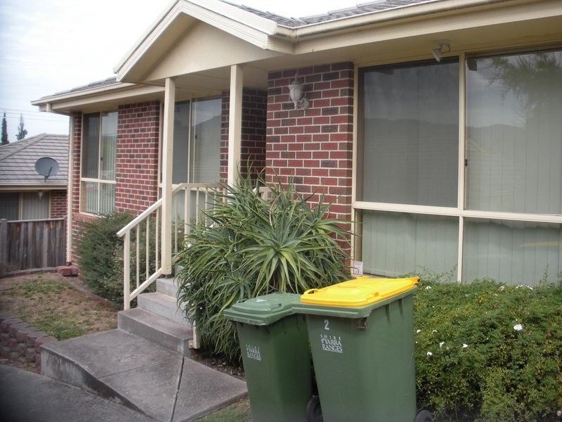 2/27 Winyard Drive, Mooroolbark VIC 3138