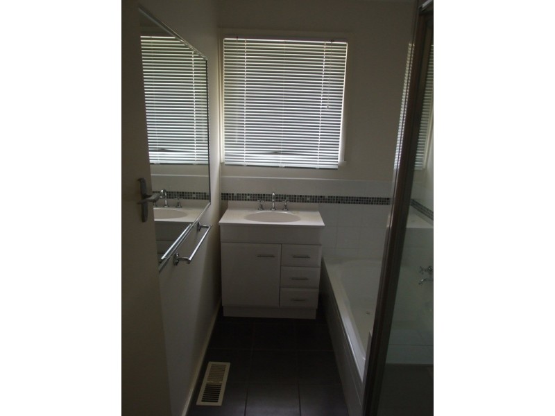 6 Dennis Court, Mooroolbark VIC 3138