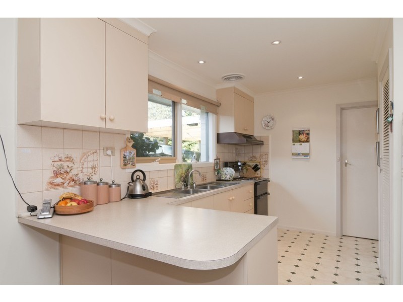 16 Birkenhead Drive, Kilsyth VIC 3137