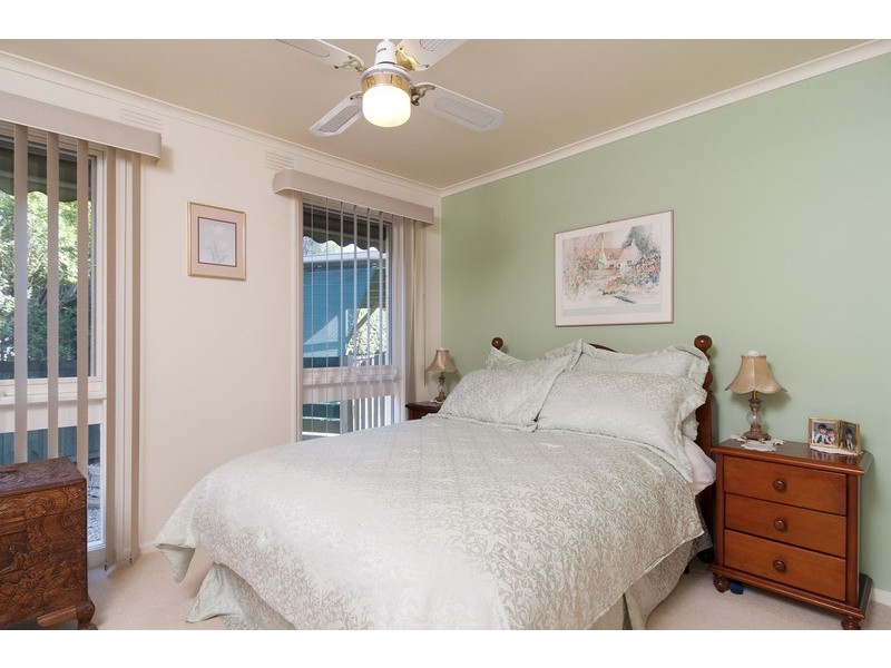 16 Birkenhead Drive, Kilsyth VIC 3137