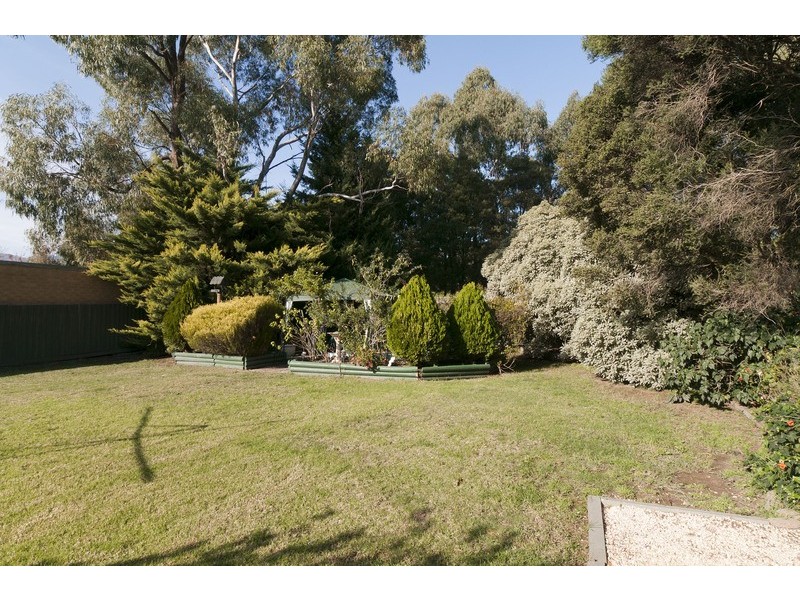 16 Birkenhead Drive, Kilsyth VIC 3137