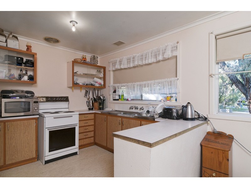 25 Lincoln Road, Croydon VIC 3136