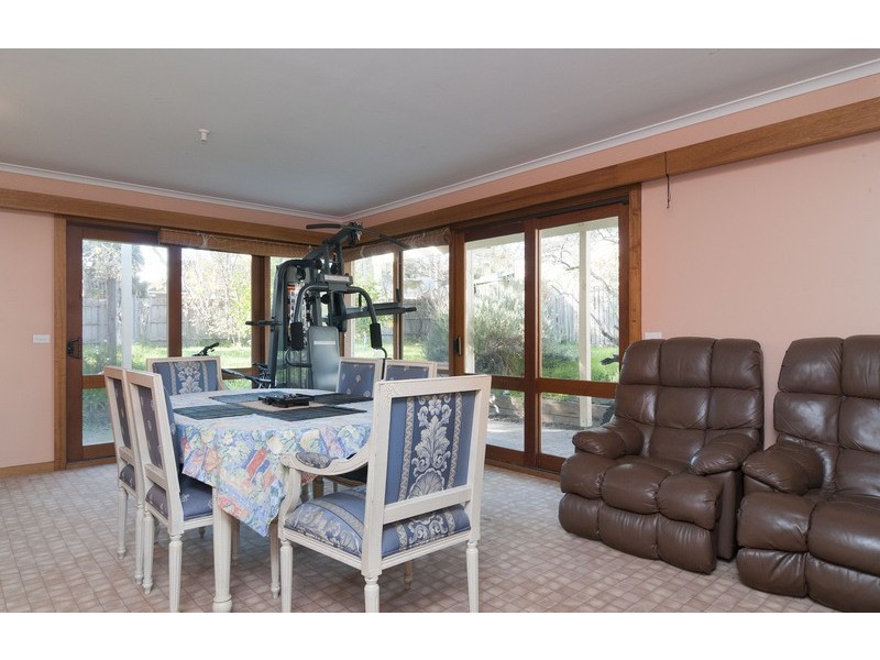 25 Lincoln Road, Croydon VIC 3136