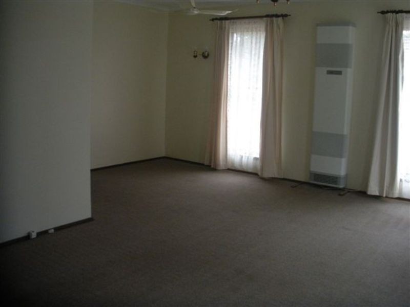 64 Cherylnne Crescent, Kilsyth VIC 3137