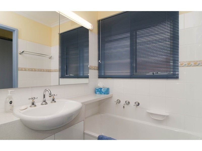 10 Myoora Drive, Mooroolbark VIC 3138