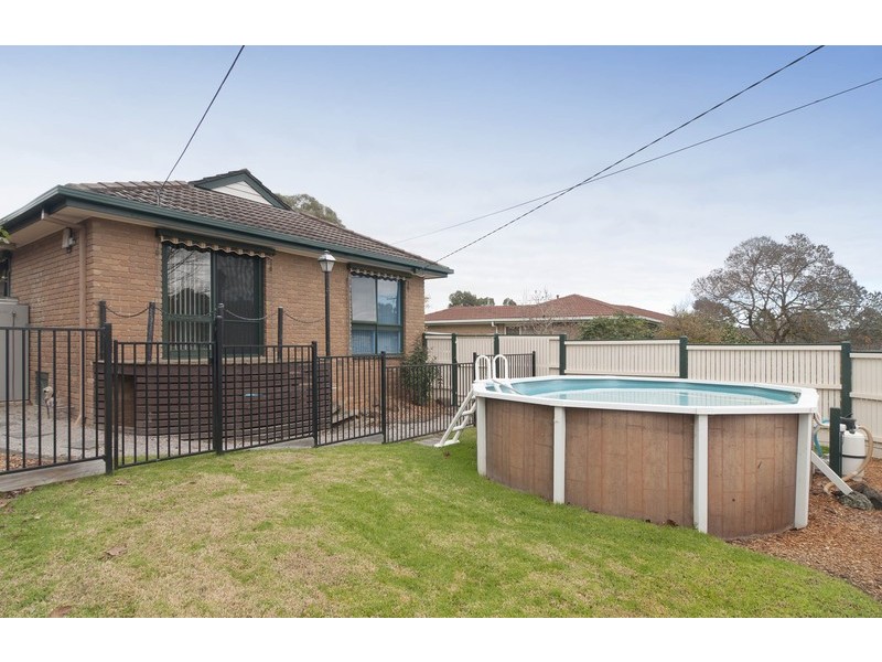 10 Myoora Drive, Mooroolbark VIC 3138