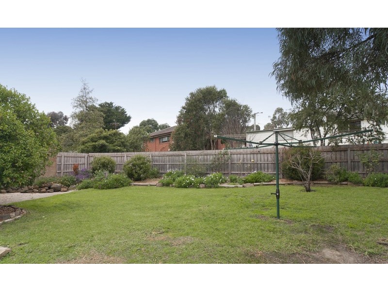 10 Myoora Drive, Mooroolbark VIC 3138
