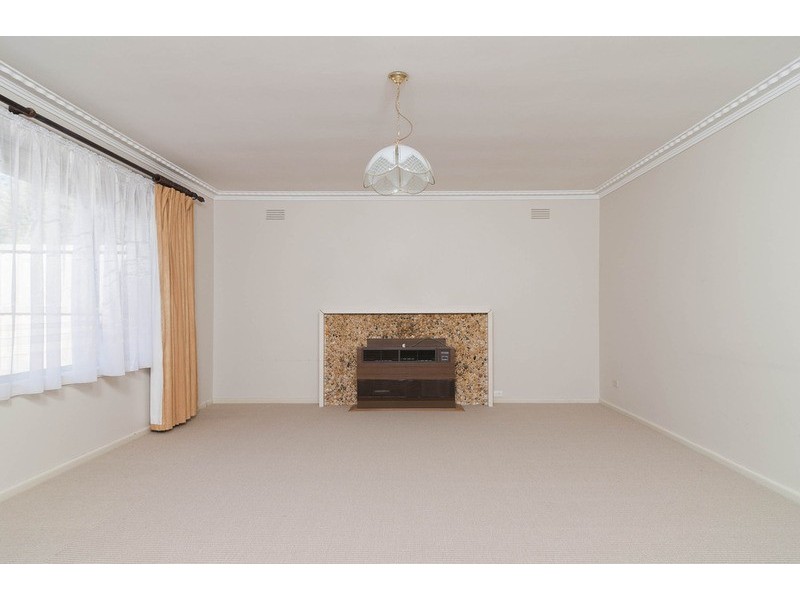 1/6 Bridges Avenue, Mooroolbark VIC 3138