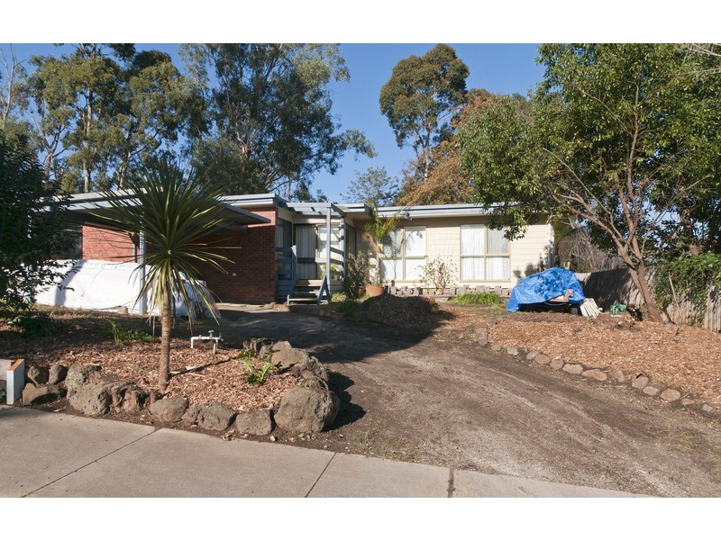 6 Marlow Street, Mooroolbark VIC 3138