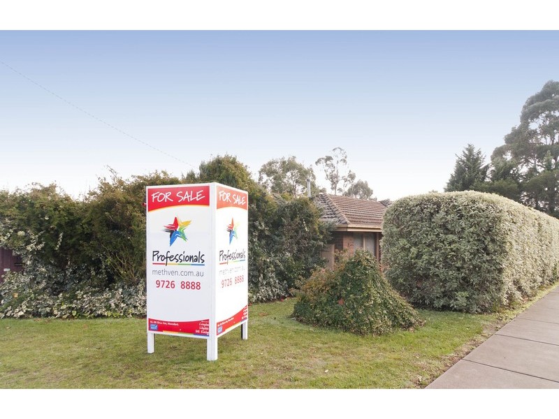 1 Carole Avenue, Chirnside Park VIC 3116