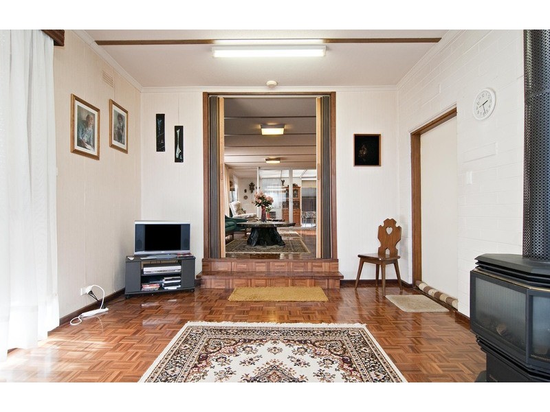 2 Ryland Avenue, Croydon VIC 3136