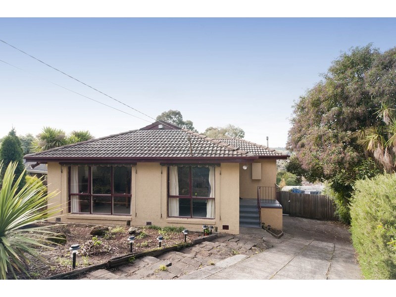 10 Devon Walk, Mooroolbark VIC 3138