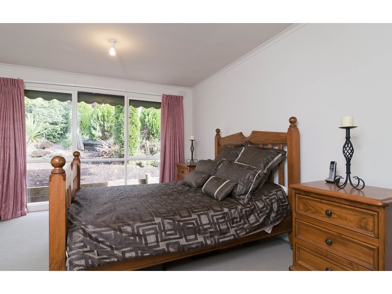 10 Devon Walk, Mooroolbark VIC 3138