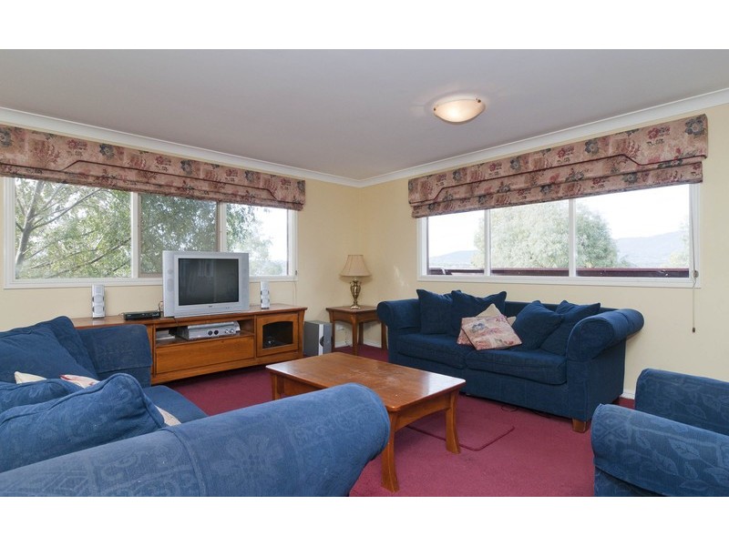 10 Devon Walk, Mooroolbark VIC 3138