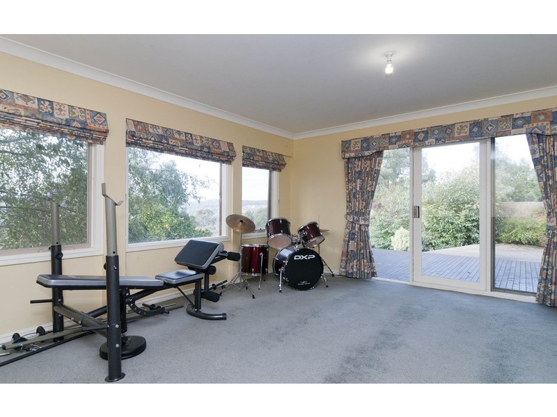 10 Devon Walk, Mooroolbark VIC 3138