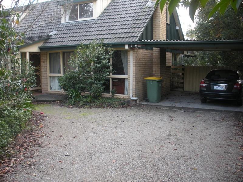 21 Mountain Drive, Mooroolbark VIC 3138