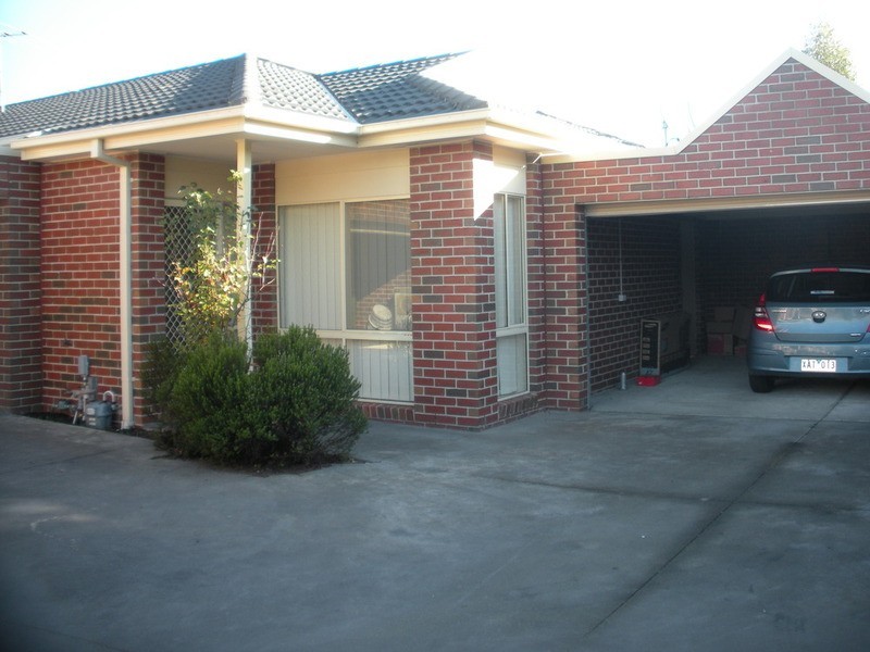 4/8-10 Wordsworth Street, Mooroolbark VIC 3138