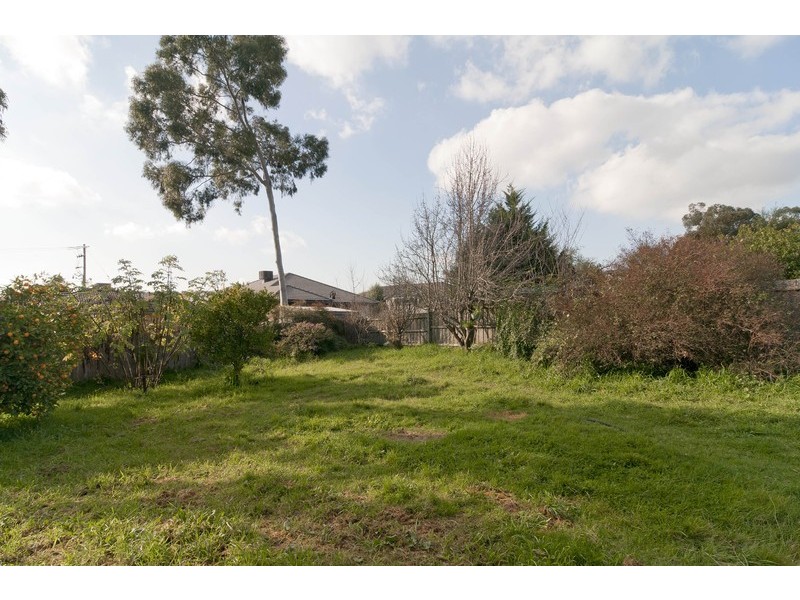 17 Nolan Avenue, Mooroolbark VIC 3138