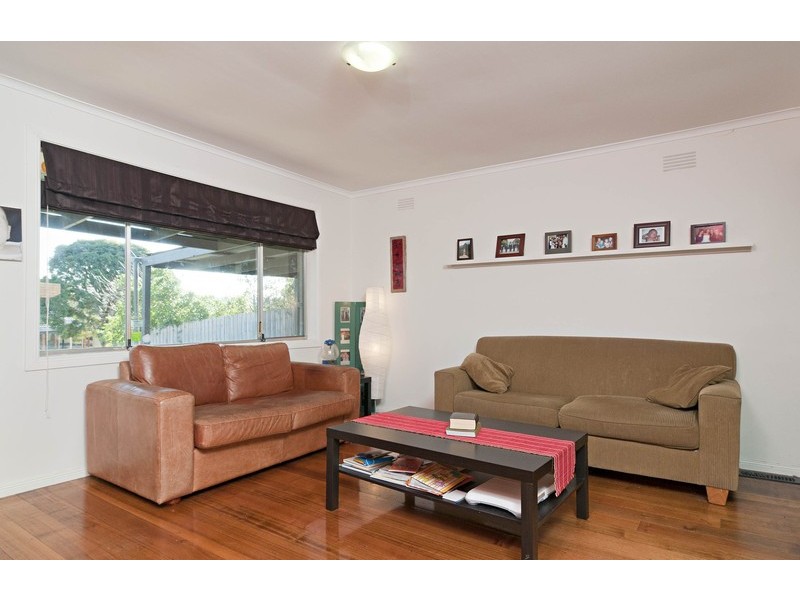 6 Wimbledon Court, Mooroolbark VIC 3138