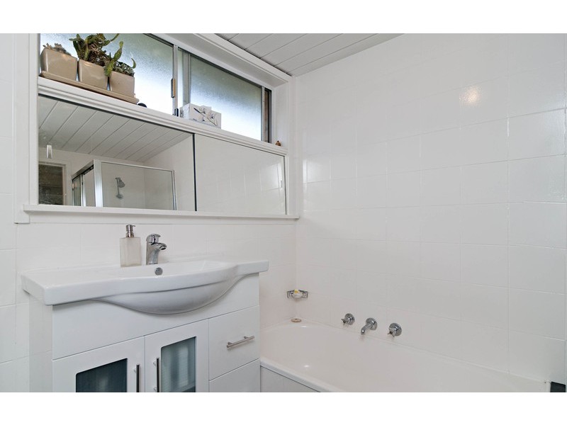 6 Wimbledon Court, Mooroolbark VIC 3138