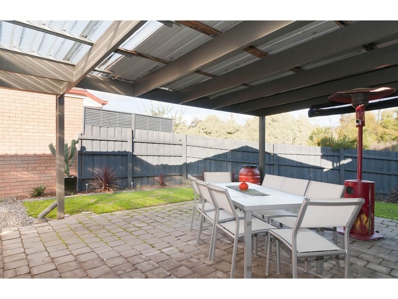 6 Wimbledon Court, Mooroolbark VIC 3138